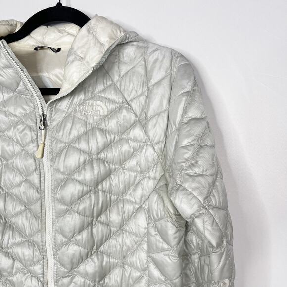 The North Face Womens Small Light Gray Thermoball Hooded Full Zip Jacket Quilted - Picture 3 of 13